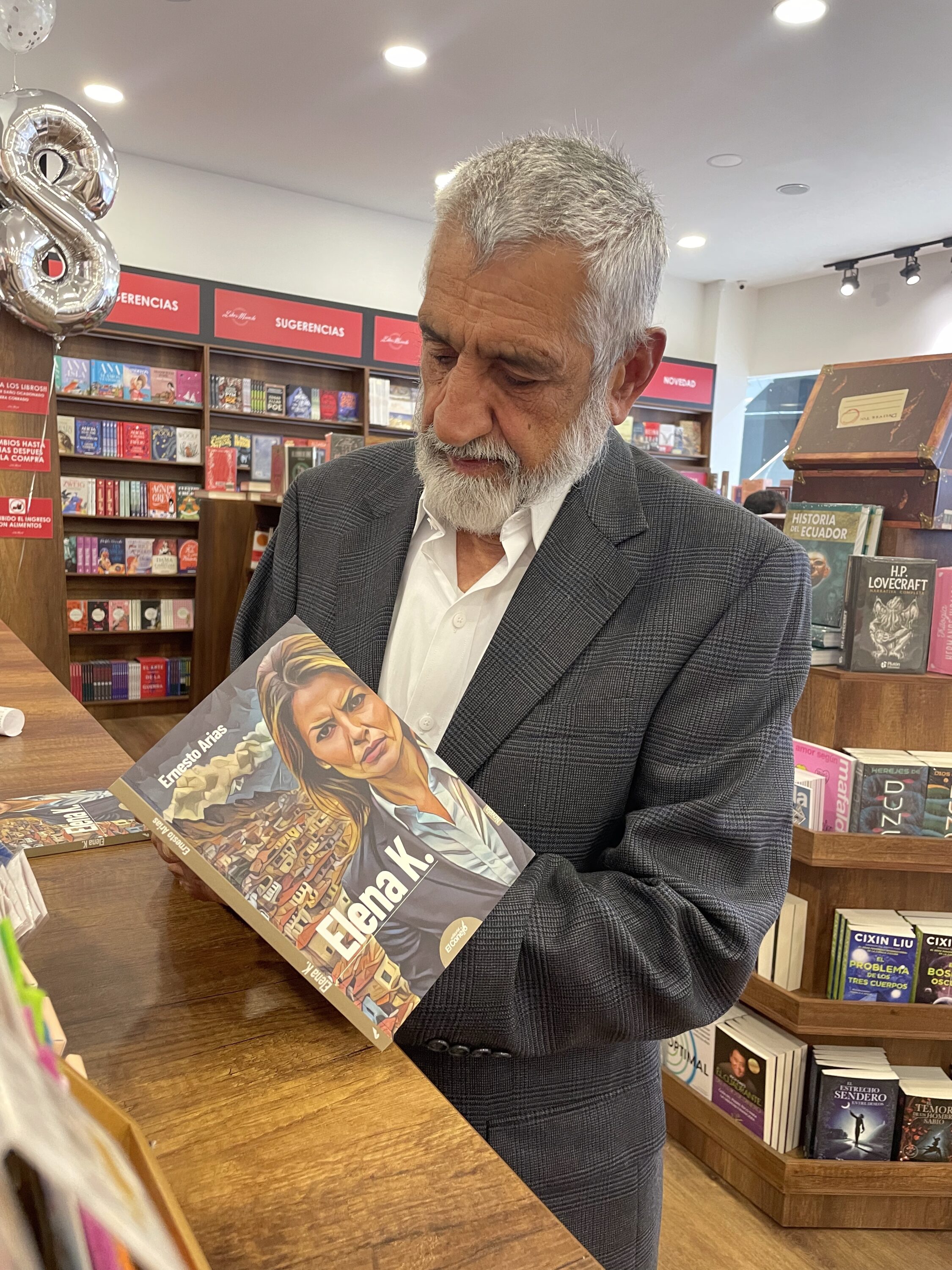 Presentación de Elena K., en una velada para la memoria literaria