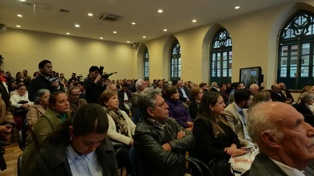 PUBLICO ANDRES VALLEJO