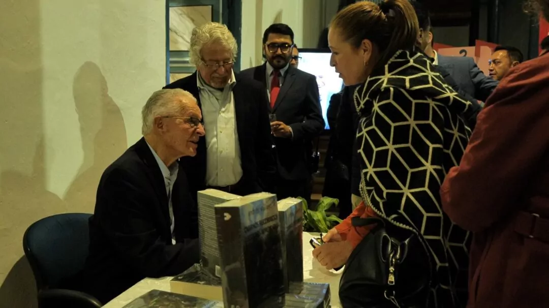 FIRMA DE LIBROS